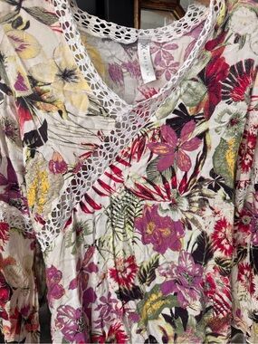 Amiani resort fashion floral cover up